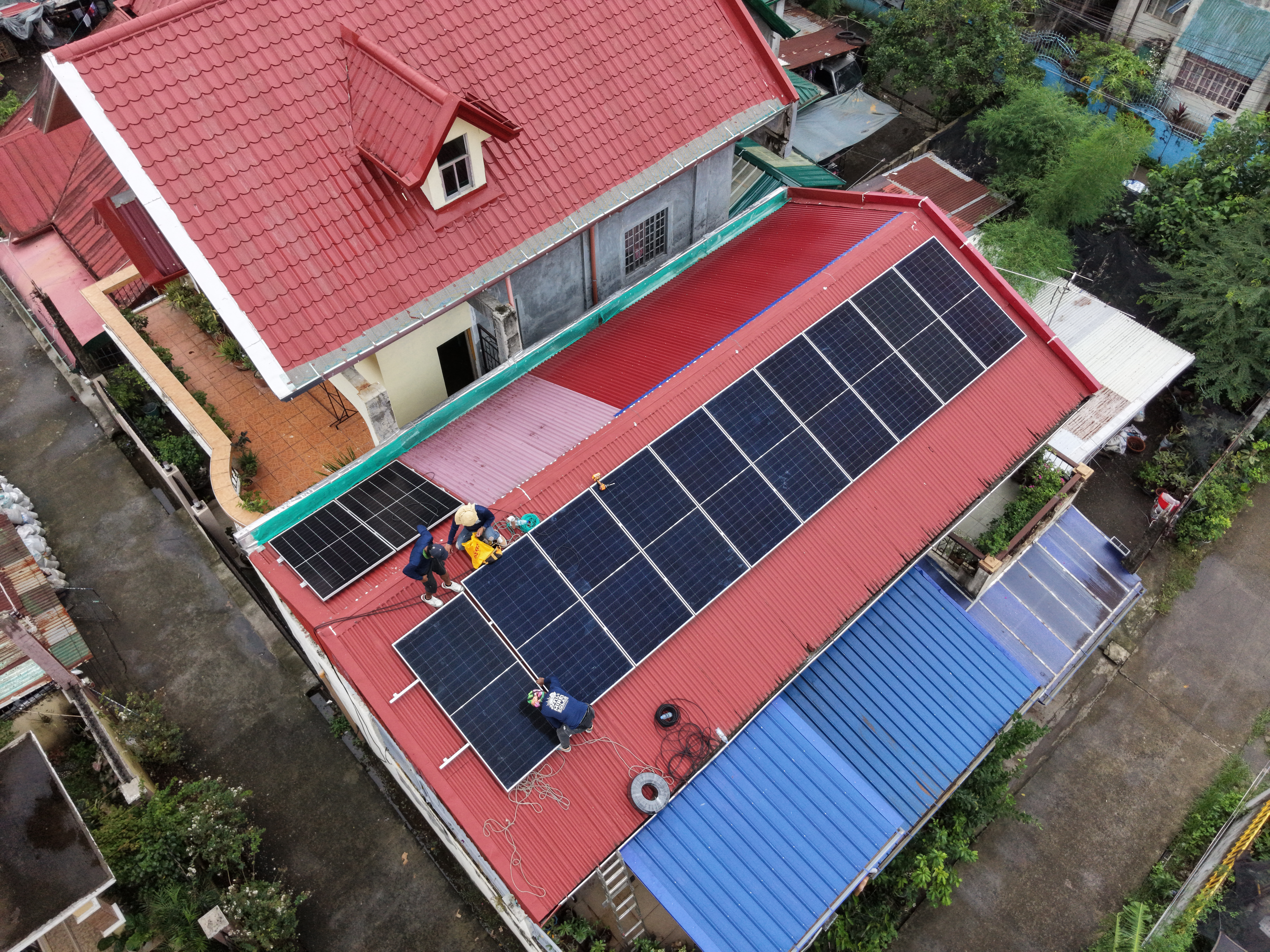 Close up of Tier 1 bifacial solar panel